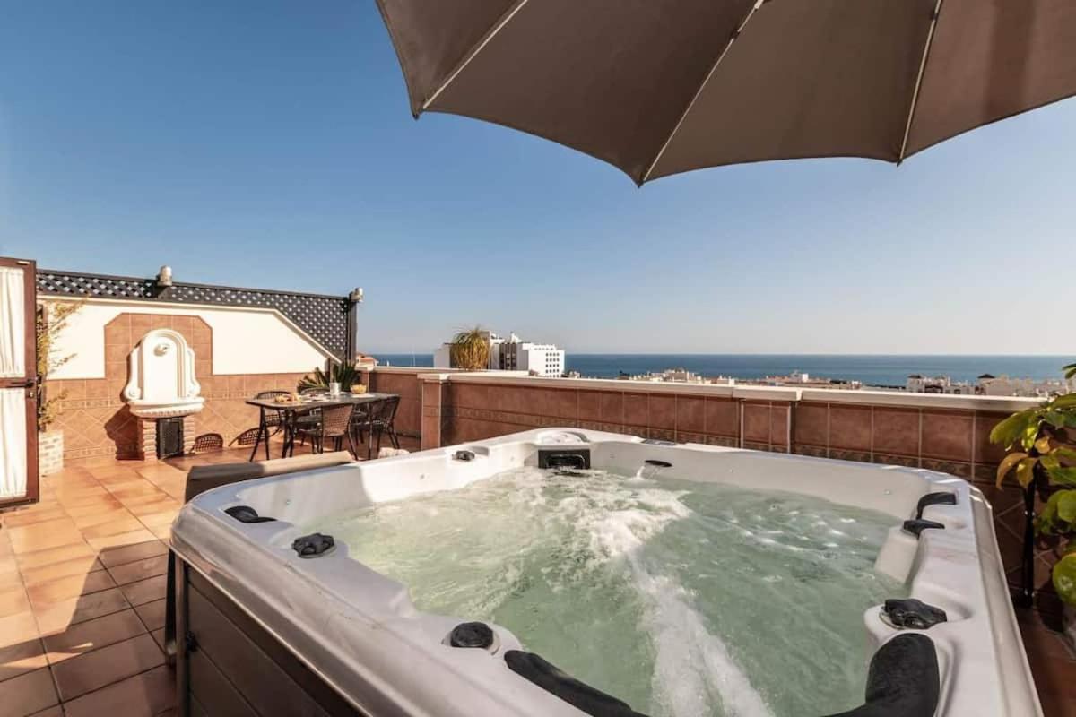 Stunning Penthouse In The Centre Of Nerja Daire Dış mekan fotoğraf